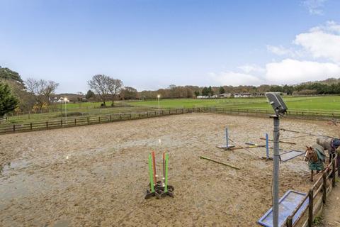 3 bedroom equestrian property for sale, Cocksure Lane, Sidcup
