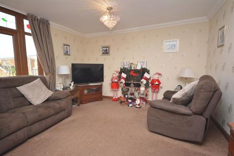2 The Hannants, Neath, SA10 7DE