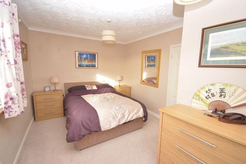2 The Hannants, Neath, SA10 7DE