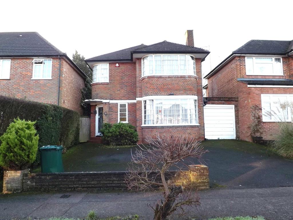 Francklyn Gardens, Edgware, HA8 3 bed detached house £735,000