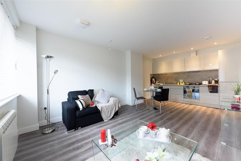 Living and kitchen - Copy.jpg