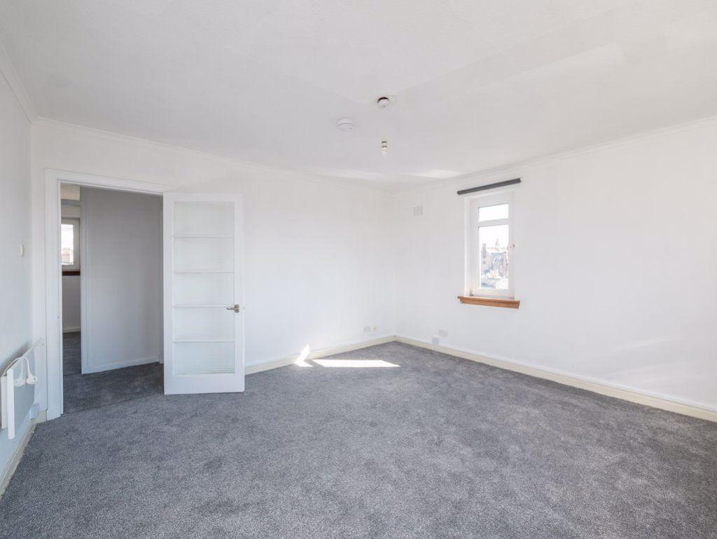 ETHEL TERRACE, MORNINGSIDE, EH10 5NA 3 bed flat £995 pcm (£230 pw)