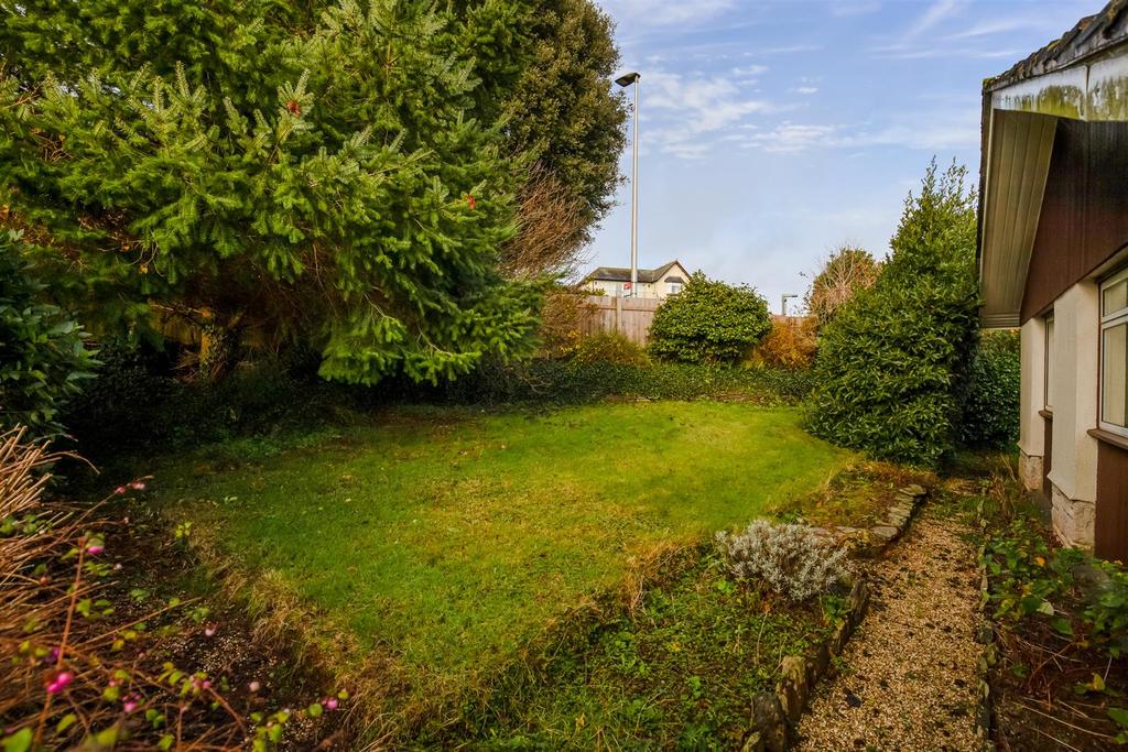 Lawnbank 1 Thurlestone Gardens Dartmouth - Rear Ga