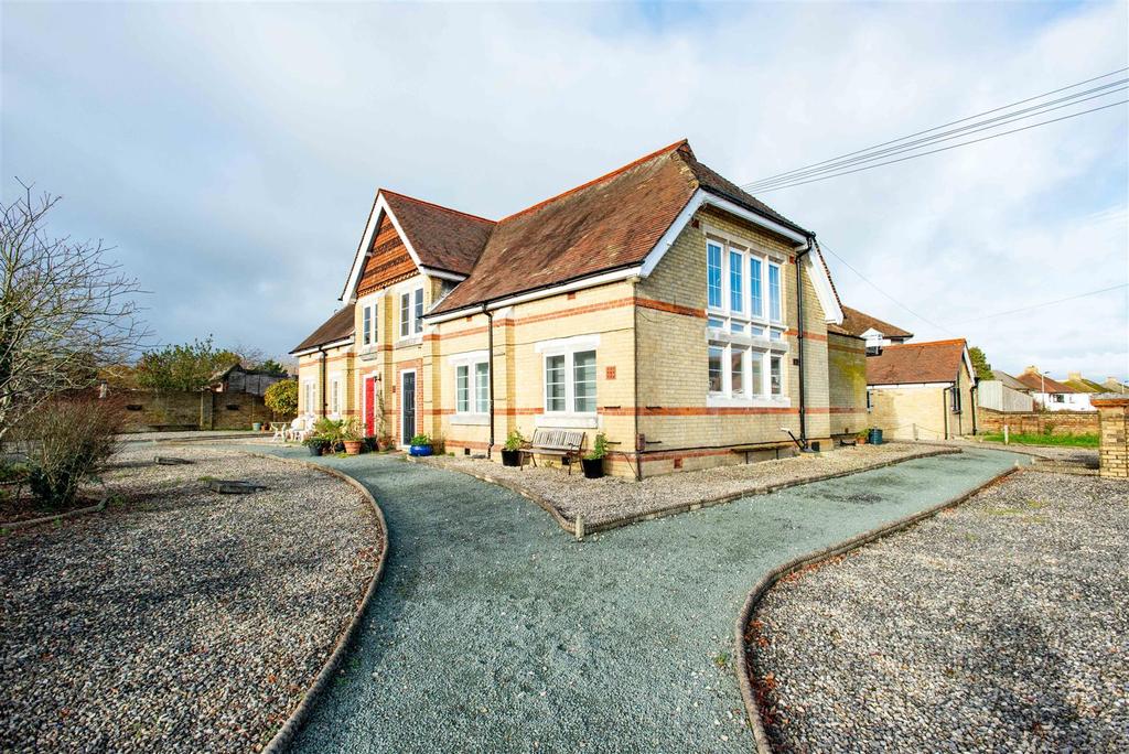 Starts Hill Road, Farnborough 1 bed flat for sale £270,000