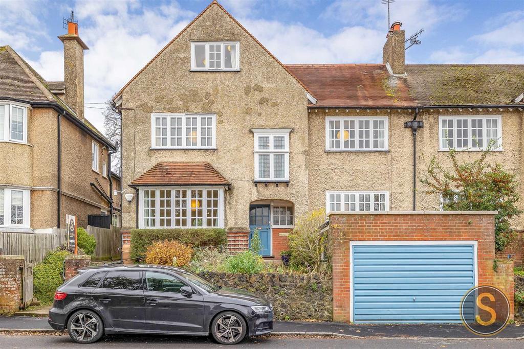 Doctors Common Road, Berkhamsted 5 bed semidetached house £1,250,000