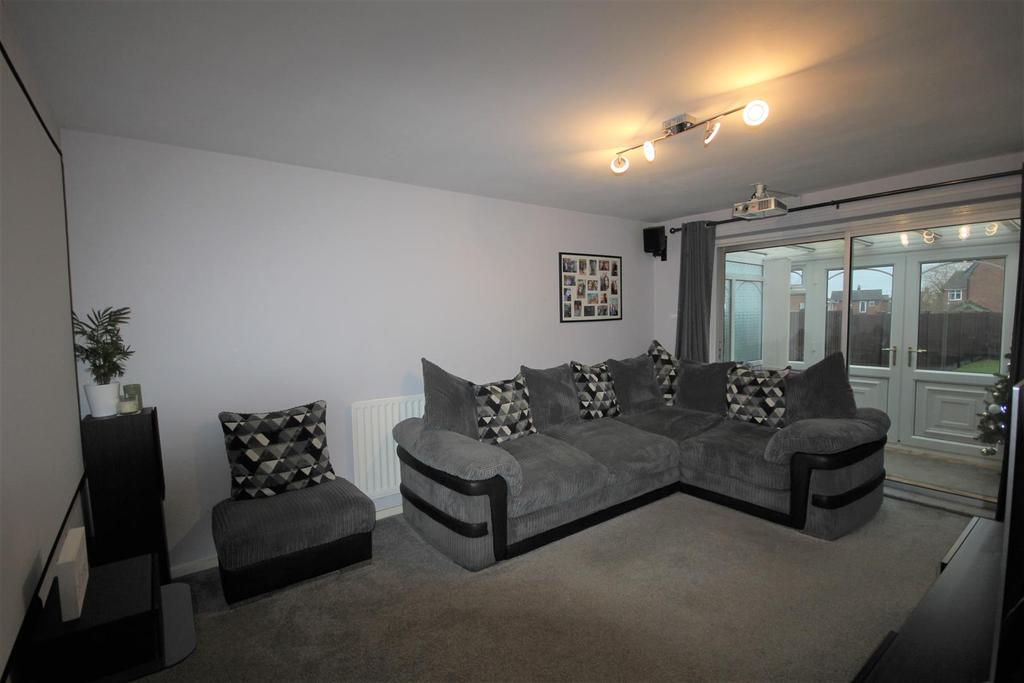 Thorley Drive, Cheadle, 2 bed semidetached bungalow £165,000