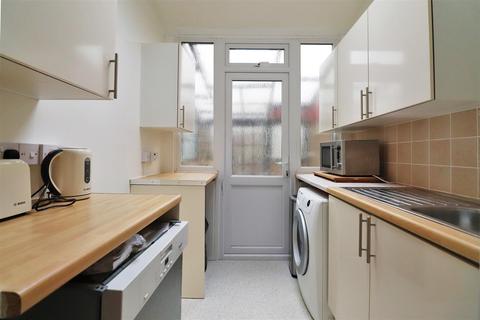 5 Sunland Avenue, Bexleyheath, DA6 8LP