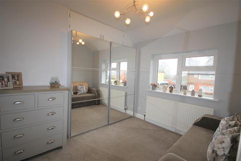 66 The Birches, Cheadle, Stoke-on-trent, ST10 1EJ