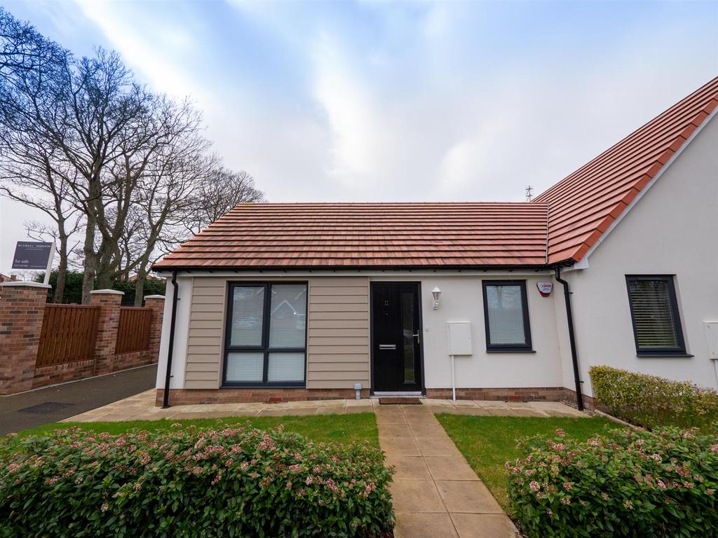 Birchberry Close, Nookside, Sunderland 2 bed semidetached bungalow £