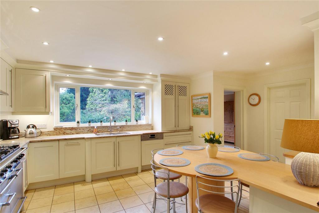 Kitchen/Breakfast Rm