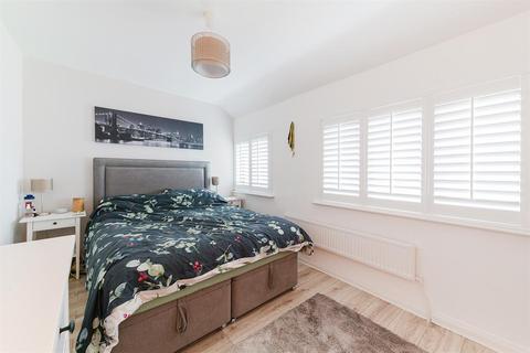 165 Browning Avenue, Worcester Park, KT4 8LB