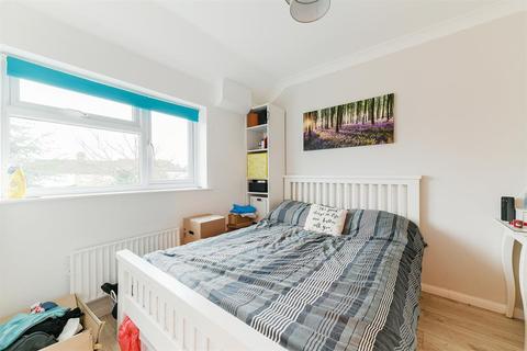 165 Browning Avenue, Worcester Park, KT4 8LB