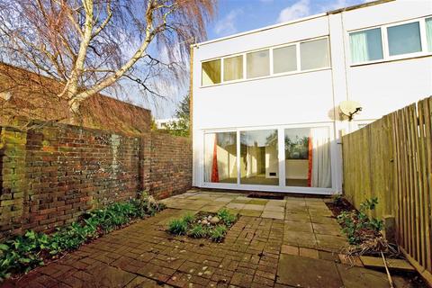 16 Barons Walk, Lewes, BN7 1EX