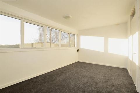 16 Barons Walk, Lewes, BN7 1EX