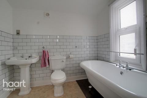 70 Bellevue Road, Ramsgate, CT11 8DN
