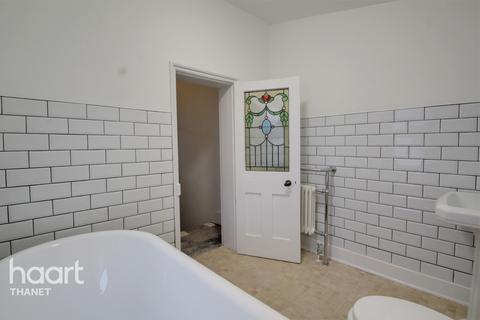 70 Bellevue Road, Ramsgate, CT11 8DN