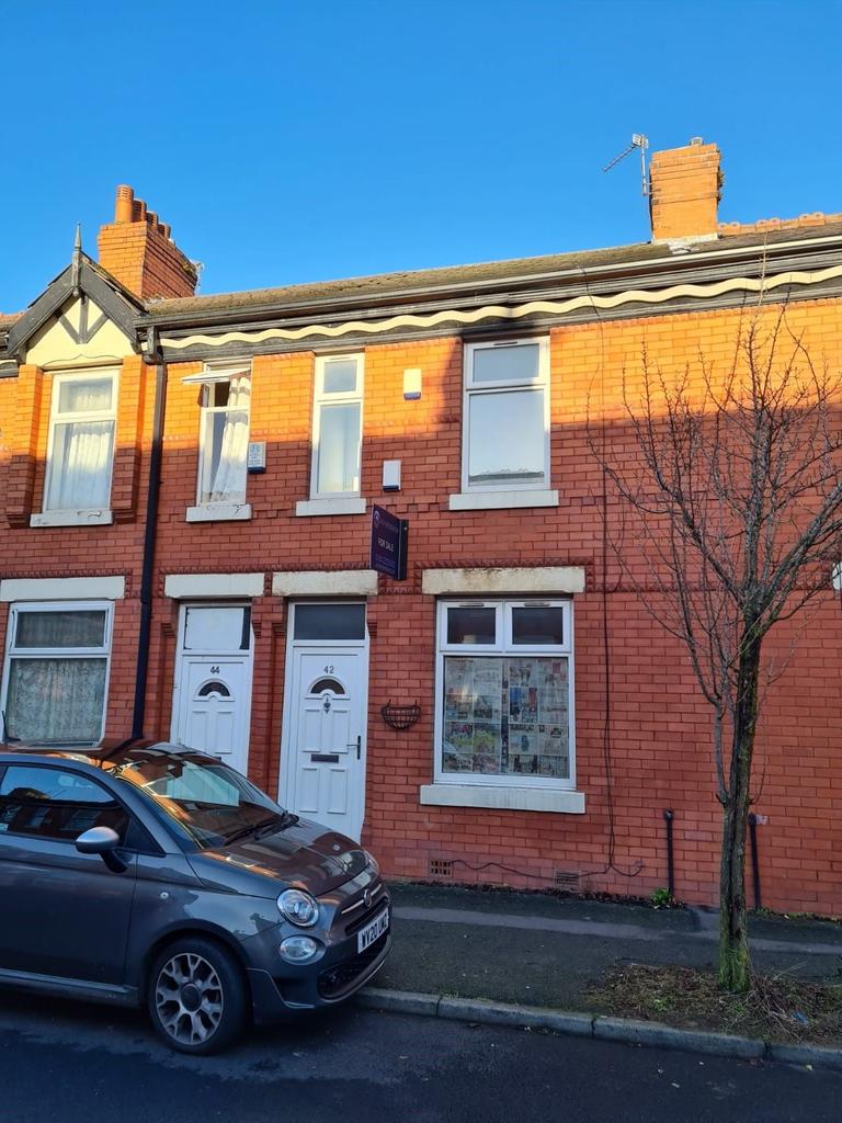 Carlton Avenue, Manchester, M14 2 bed terraced house £140,000