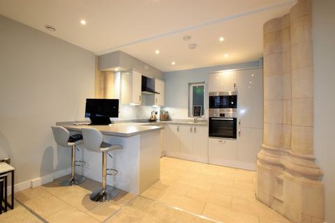 Flat 1, Emmanuel Court Okehampton Road, Exeter, EX4 1FB