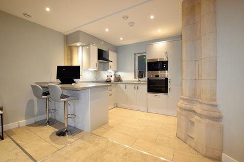 Flat 1, Emmanuel Court Okehampton Road, Exeter, EX4 1FB