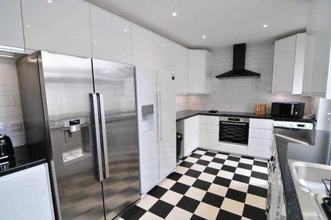 7 bedroom house share to rent, Bedford Park, Plymouth
