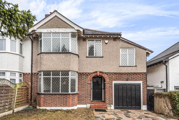 Cumberland Road Bromley BR2 4 bed house £2,100 pcm (£485 pw)