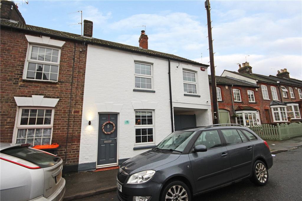 Summer Street, Slip End, Luton, Bedfordshire 3 bed terraced house £