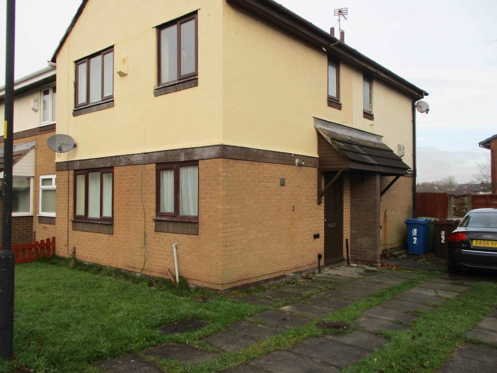 Farnworth Street, Leigh, Wigan... 2 bed townhouse £495 pcm (£114 pw)