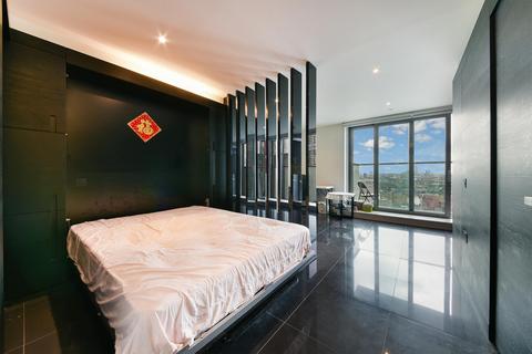 undefined, Pan Peninsula, West Tower, Canary Wharf, E14