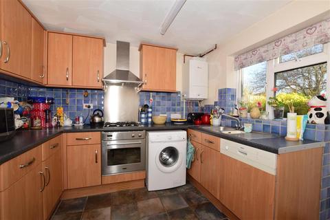 4 Ashdown Crescent, New Romney, TN28 8EU