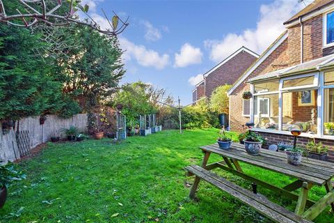 4 Ashdown Crescent, New Romney, TN28 8EU