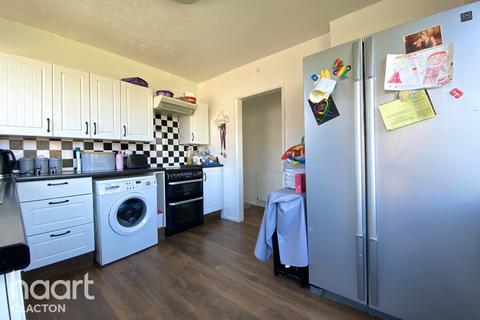 69 Blenheim Road, Clacton-on-sea, CO15 1DN