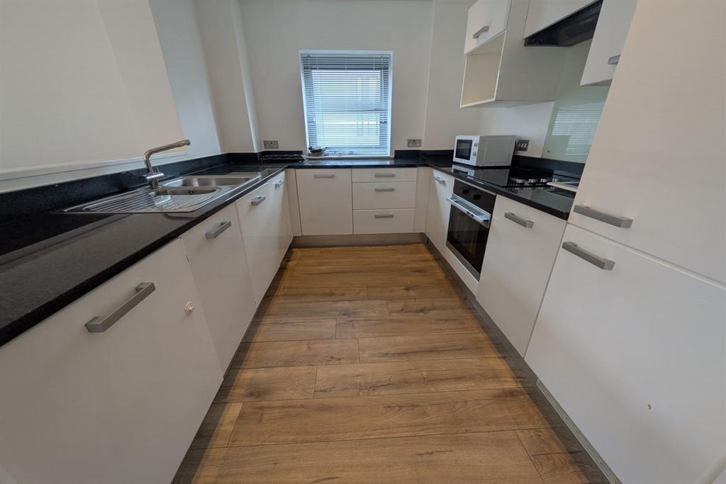 Apartment in Beeston - View 2