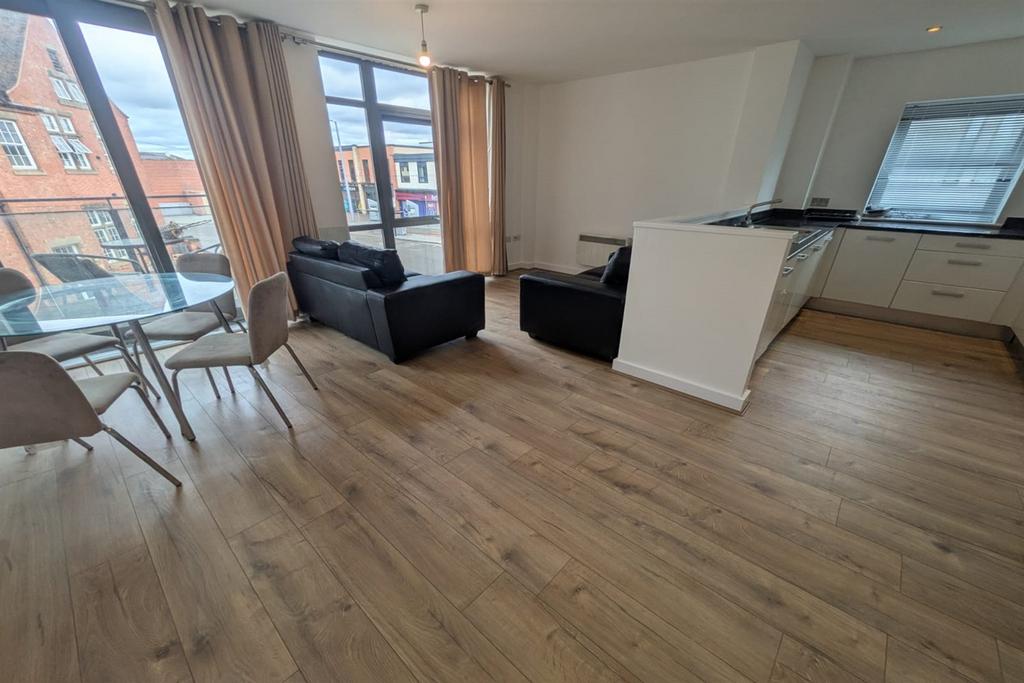 Apartment in Beeston - View 4