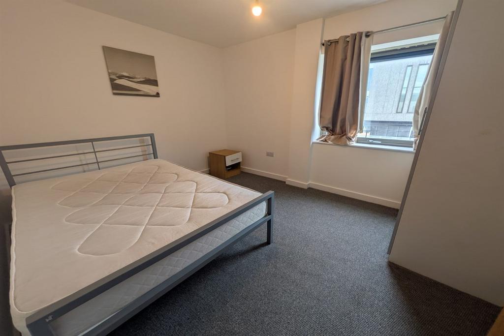Apartment in Beeston - More