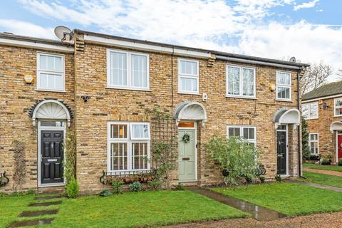 10 Lambourne Place, London, SE3 7BH
