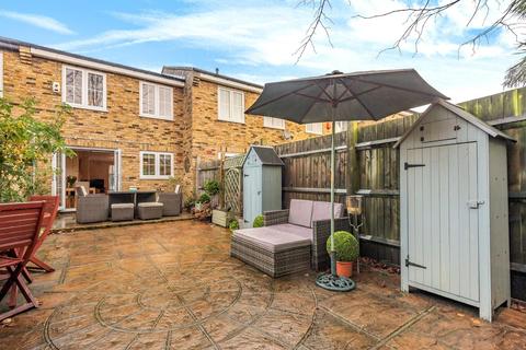 10 Lambourne Place, London, SE3 7BH
