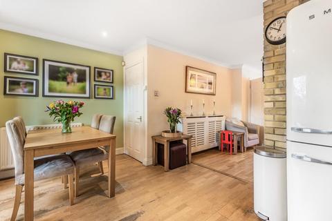 10 Lambourne Place, London, SE3 7BH