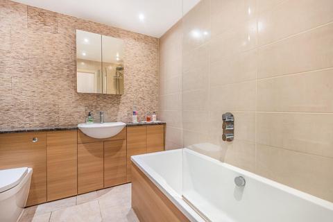 10 Lambourne Place, London, SE3 7BH