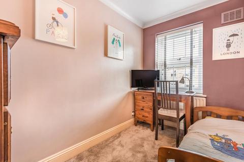 10 Lambourne Place, London, SE3 7BH