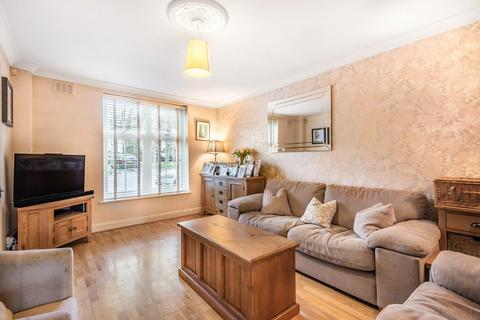 10 Lambourne Place, London, SE3 7BH