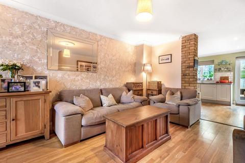 10 Lambourne Place, London, SE3 7BH