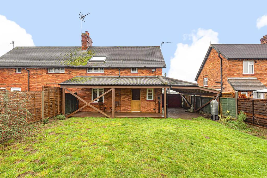 Ockford Ridge, Godalming, GU7 2 bed semidetached house £385,000