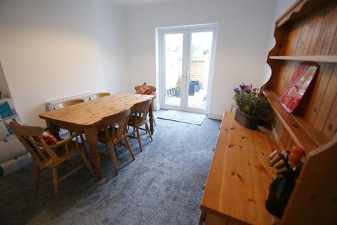 8 Manor Road, Paignton, TQ3 2HS