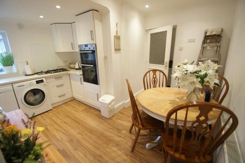 8 Manor Road, Paignton, TQ3 2HS