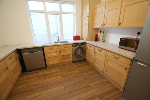 8 Manor Road, Paignton, TQ3 2HS