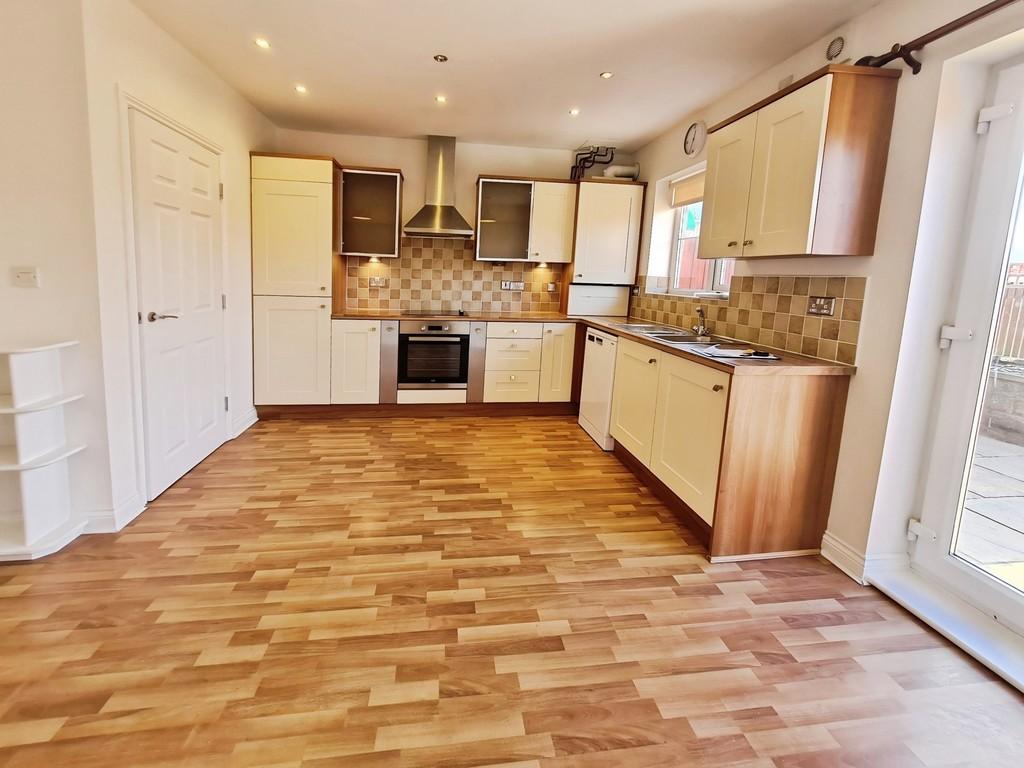 House in Leeds, West Yorkshire - View 2