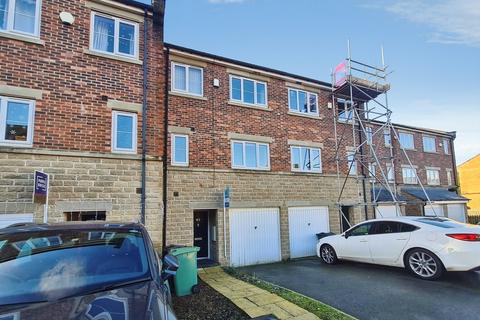 4 bedroom townhouse to rent, Horsforde View, Leeds LS13