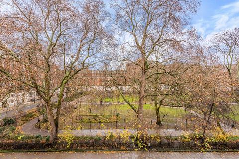 2 bedroom flat to rent, Tavistock Square, London