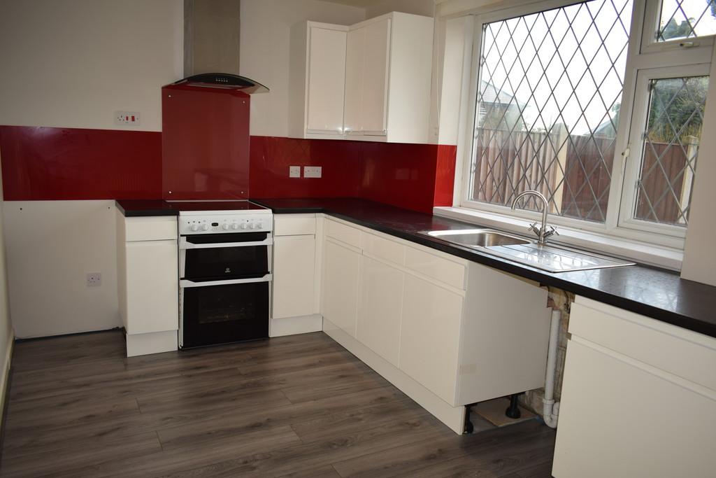 Moorhouse Grove, Stanley, Wakefield 2 bed semidetached house £650 pcm (£150 pw)