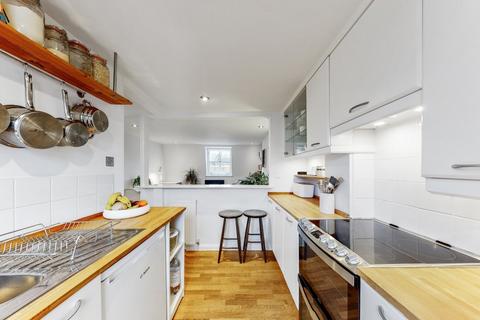 1 bedroom apartment to rent, St James's Walk, EC1R